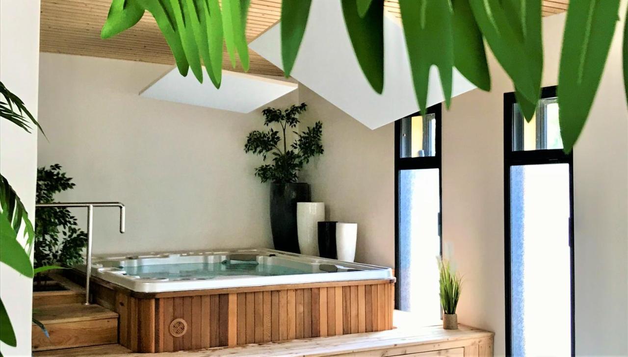 Les Gites Du Clos Saint Michel & Spa มาโลแซน ภายนอก รูปภาพ